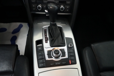 Audi A6 3.0 TDI quattro+NAVI+PDC+AHK+SUND SYS+S LINE