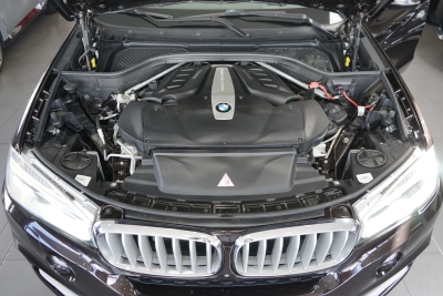 BMW X5 xDrive 50 i+NAVI+360°KAMERA+PANO+AHK+SUND SYS