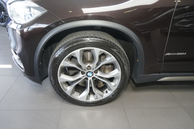 BMW X5 xDrive 50 i+NAVI+360°KAMERA+PANO+AHK+SUND SYS