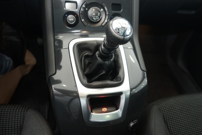 Peugeot 5008 Allure+HEAD UP+PANO+PDC+7 SITZE+TEMPOMAT