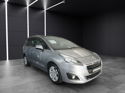 Peugeot 5008 Allure+HEAD UP+PANO+PDC+7 SITZE+TEMPOMAT