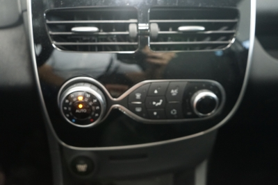 Renault Clio Limited+NAVI+PDC+TEMPOMAT+KLIMA+AHK+SUND SYS