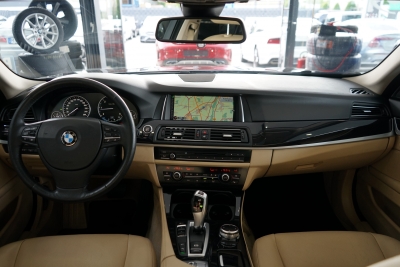 BMW 520d HEAD UP+NAVI+PDC+KLIMA+PANO+TEMPOMAT+