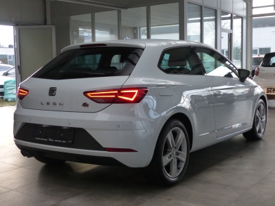 Seat Leon FR DSG+Navi+Shzg+PDC+Carplay+Teilleder+1.Hd