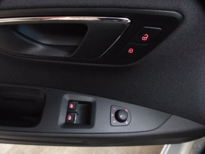Seat Leon FR DSG+Navi+Shzg+PDC+Carplay+Teilleder+1.Hd