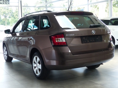 Skoda Fabia Style Klima+Shzg+PDC+BT+TÜV&Inspektion neu