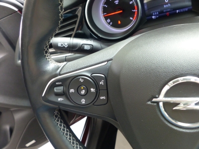 Opel Insignia Grand Sport Innovation 4x4 LED+Bose+PDC
