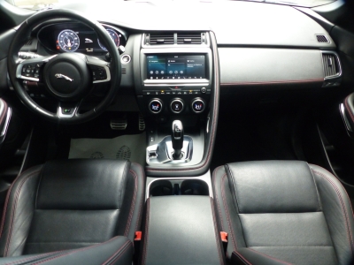 Jaguar E-Pace Chequered Flag AWD Black Pack+Panod+ACC 