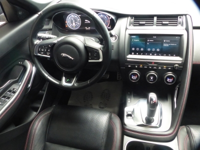 Jaguar E-Pace Chequered Flag AWD Black Pack+Panod+ACC 