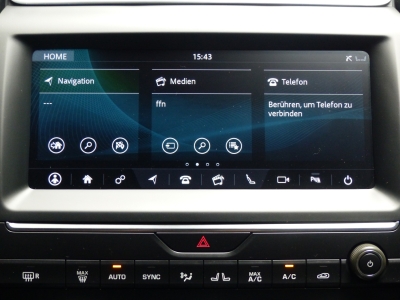 Jaguar E-Pace Chequered Flag AWD Black Pack+Panod+ACC 