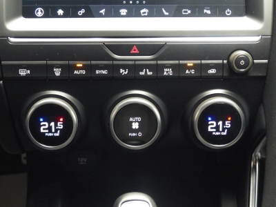 Jaguar E-Pace Chequered Flag AWD Black Pack+Panod+ACC 