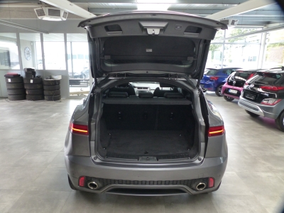 Jaguar E-Pace Chequered Flag AWD Black Pack+Panod+ACC 
