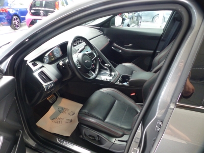 Jaguar E-Pace Chequered Flag AWD Black Pack+Panod+ACC 