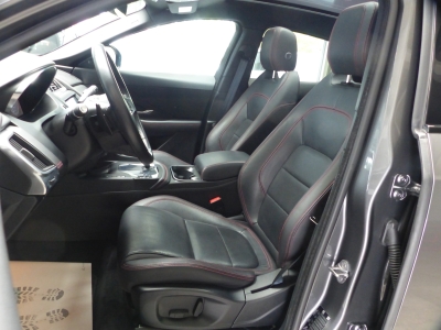 Jaguar E-Pace Chequered Flag AWD Black Pack+Panod+ACC 