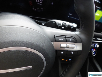Hyundai TUCSON 1.6 2WD Navi+Shzg+Lhzg+SmartKey+Cam+Alu17