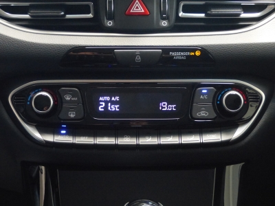 Hyundai i30 Kombi 1.0 T-GDI ACC+Lhzg+Shzg+Navi+Totw+Alu16