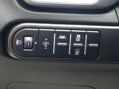 Kia Cee'd 1.5 T-GDI AT Navi+Lhzg+Shzg+Cam+AppConnect
