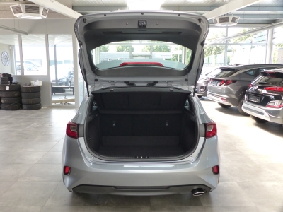 Kia Cee'd 1.5 T-GDI AT Navi+Lhzg+Shzg+Cam+AppConnect