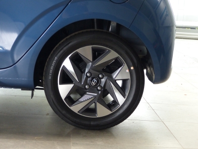 Hyundai i10 1.0 Navi+Shzg+Lhzg+Alu15+Tempomat+Cam+PDC