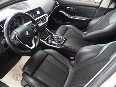 BMW 320 d xD Sport Line AHK+Standh+LED+PDC+Navi+Shzg