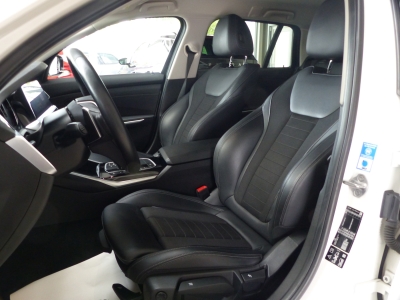 BMW 320 d xD Sport Line AHK+Standh+LED+PDC+Navi+Shzg