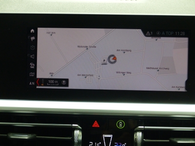BMW 320 d xD Sport Line AHK+Standh+LED+PDC+Navi+Shzg