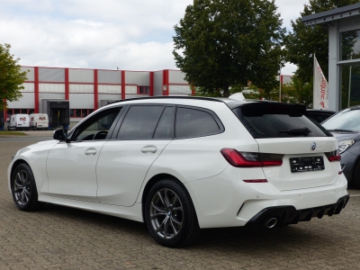 BMW 320 d xD Sport Line AHK+Standh+LED+PDC+Navi+Shzg