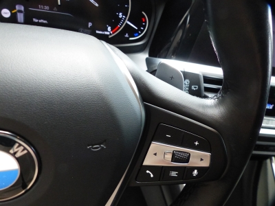 BMW 320 d xD Sport Line AHK+Standh+LED+PDC+Navi+Shzg