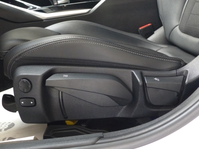 BMW 320 d xD Sport Line AHK+Standh+LED+PDC+Navi+Shzg