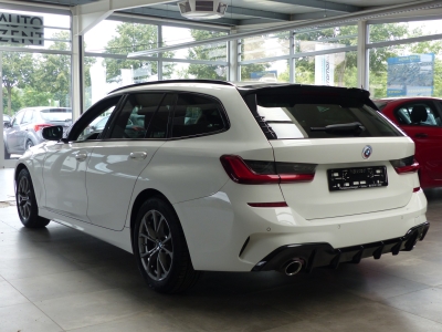 BMW 320 d xD Sport Line AHK+Standh+LED+PDC+Navi+Shzg