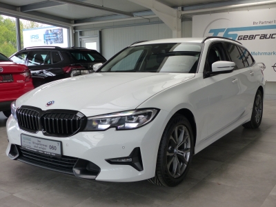 BMW 320 d xD Sport Line AHK+Standh+LED+PDC+Navi+Shzg