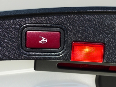 Mercedes-Benz C 250 AMG LED+AHK+Leder+ACC+AIRSCARF+AIRCAP+Navi