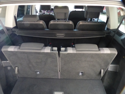 VW Touran Trendline 7-Sitzer+AHK+Navi+PDC+3xKlima