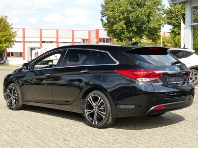 Hyundai i40 blue Trend Navi+PDC+Shzg+Kamera+erst 60tkm