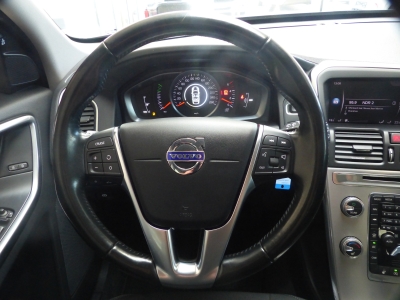 Volvo XC60 Momentum AWD AHK+Standh+Totw+Kamera+Lkrdhzg