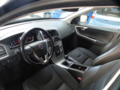 Volvo XC60 Momentum AWD AHK+Standh+Totw+Kamera+Lkrdhzg