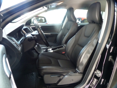 Volvo XC60 Momentum AWD AHK+Standh+Totw+Kamera+Lkrdhzg