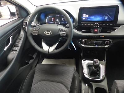 Hyundai i30 Kombi 1,5 GDI 6MT Navi+PDC v&h+RFK+LED+ALU