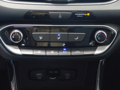 Hyundai i30 Kombi 1,5 GDI 6MT Navi+PDC v&h+RFK+LED+ALU