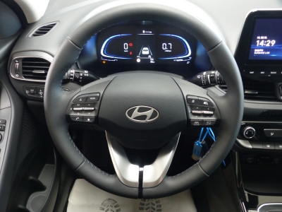 Hyundai i30 Kombi 1,5 GDI 6MT Navi+PDC v&h+RFK+LED+ALU