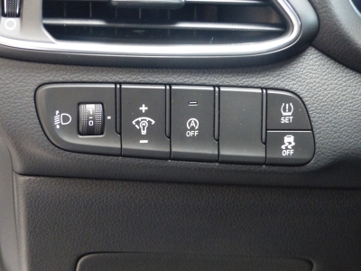 Hyundai i30 Kombi 1,5 GDI 6MT Navi+PDC v&h+RFK+LED+ALU