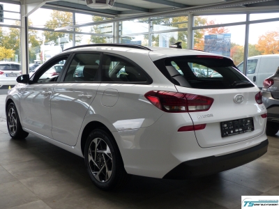 Hyundai i30 Kombi 1,5 GDI 6MT Navi+PDC v&h+RFK+LED+ALU