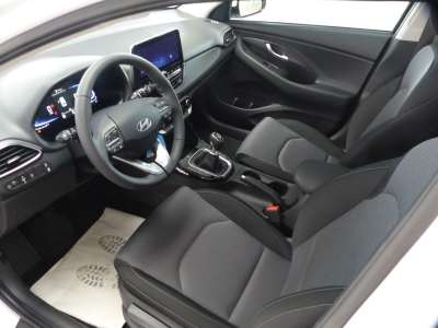 Hyundai i30 Kombi 1,5 GDI 6MT Navi+PDC v&h+RFK+LED+ALU