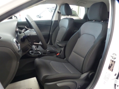 Hyundai i30 Kombi 1,5 GDI 6MT Navi+PDC v&h+RFK+LED+ALU