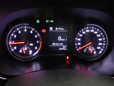 Hyundai i10 Trend Automatik+Carpl+Shzg+beh.Lkrd+Spur+PDC