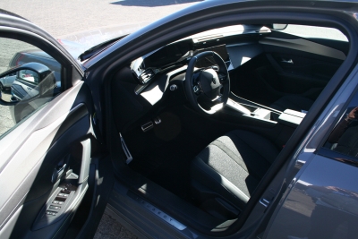 Peugeot 308 SW GT Plug-in Hybrid 180 e-EAT8 Navi, Kamera