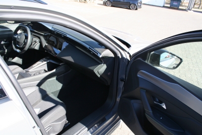 Peugeot 308 SW GT Plug-in Hybrid 180 e-EAT8 Navi, Kamera