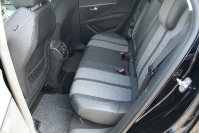 Peugeot 3008 Allure 1.6 Blue HDI AT6, Navi, 360°-Kamera
