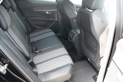 Peugeot 3008 Allure 1.6 Blue HDI AT6, Navi, 360°-Kamera