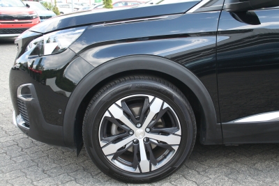 Peugeot 3008 Allure 1.6 Blue HDI AT6, Navi, 360°-Kamera